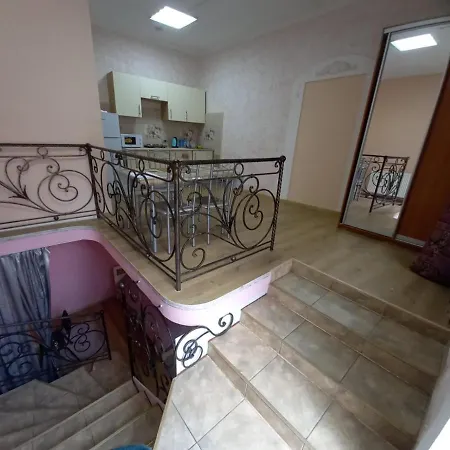 двухярусная в центре мукачева, улица мира