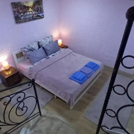 двухярусная в центре мукачева, улица мира Apartment *