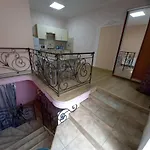 двухярусная в центре мукачева, улица мира